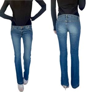 Bisou Bisou distressed, stretchy jeans